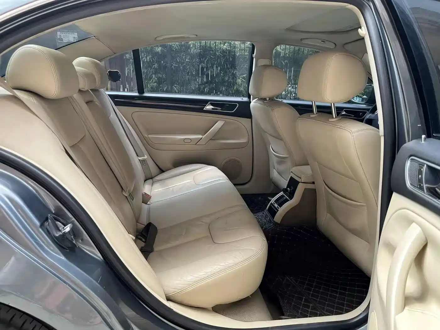 Volkswagen Passat Lingyu 2009 2.0L MFI Automatic Premium фото 11