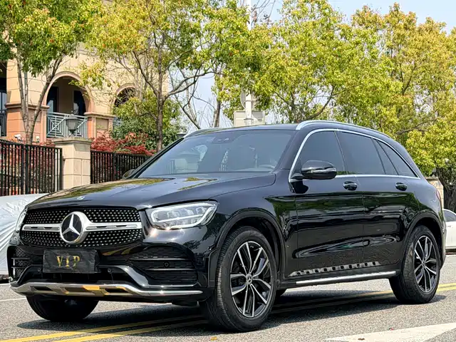 MERCEDES-BENZ GLC