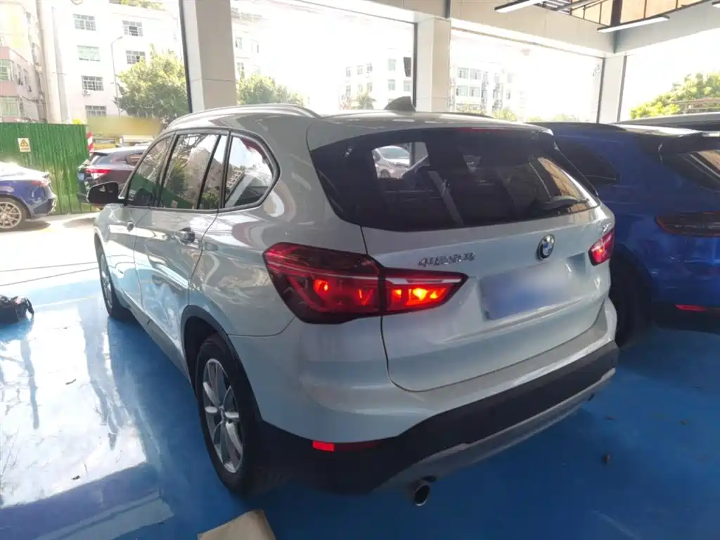 BMW X1 2016 sDrive18Li Fashion Model фото 23