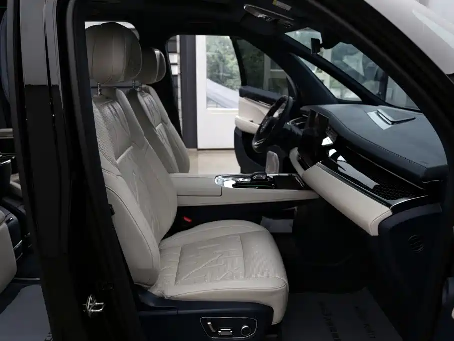 ZEEKR 009 2025 2024 6-seat Executive AWD 108kWh