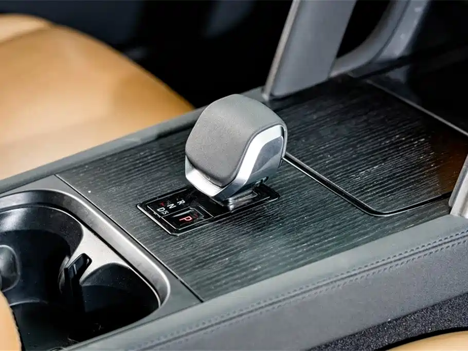 Land Rover Discovery Sport 2024 Luxury Custom Edition фото 19