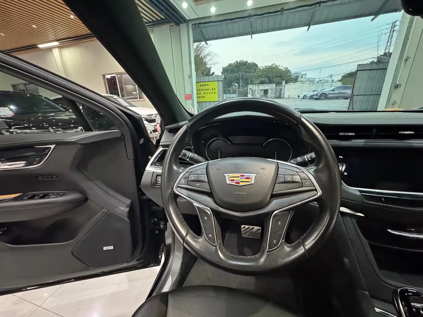 Cadillac XT5 2022 2.0T 2WD Luxury фото 21