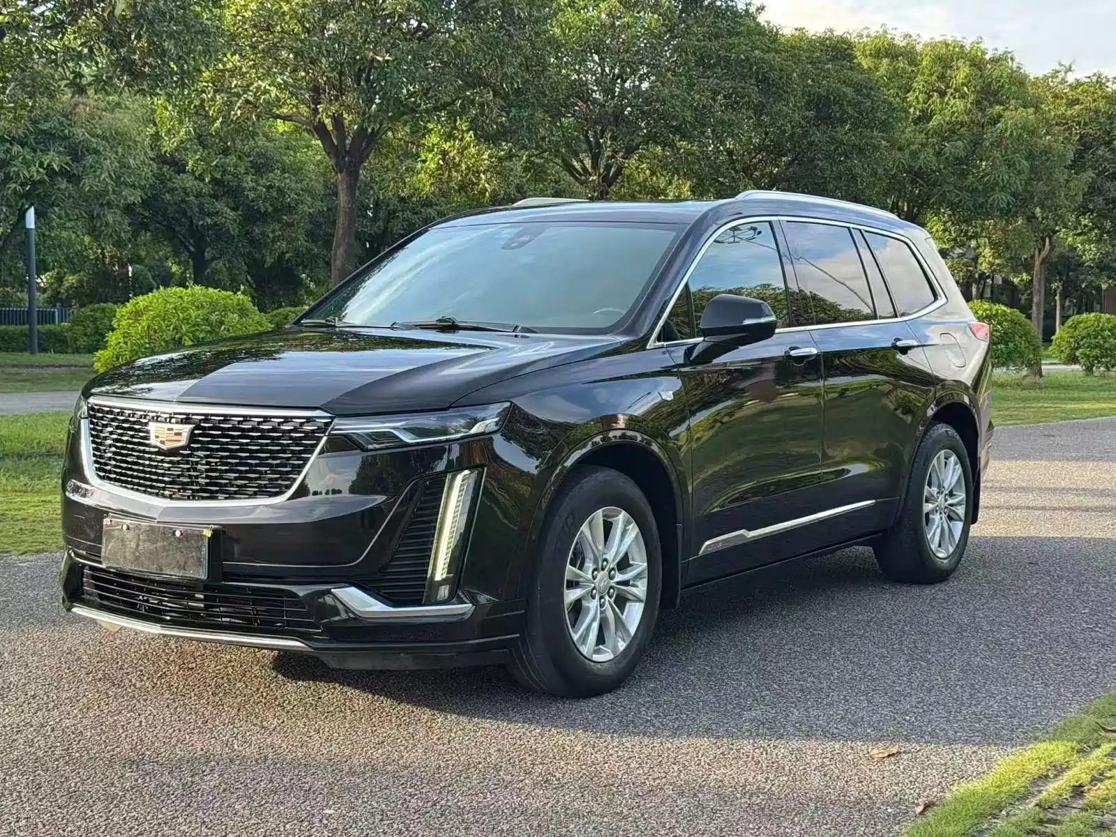 Фото 1 - Cadillac XT6