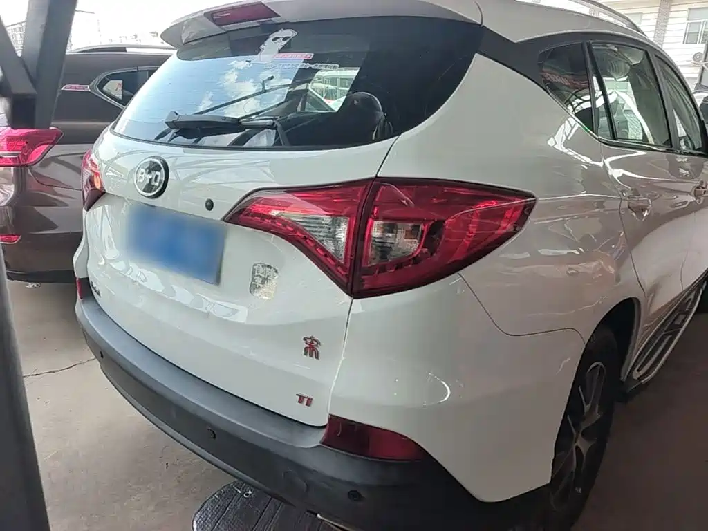 BYD Song 2017 2016 Unrivaled Edition 1.5TI Manual Elite Edition