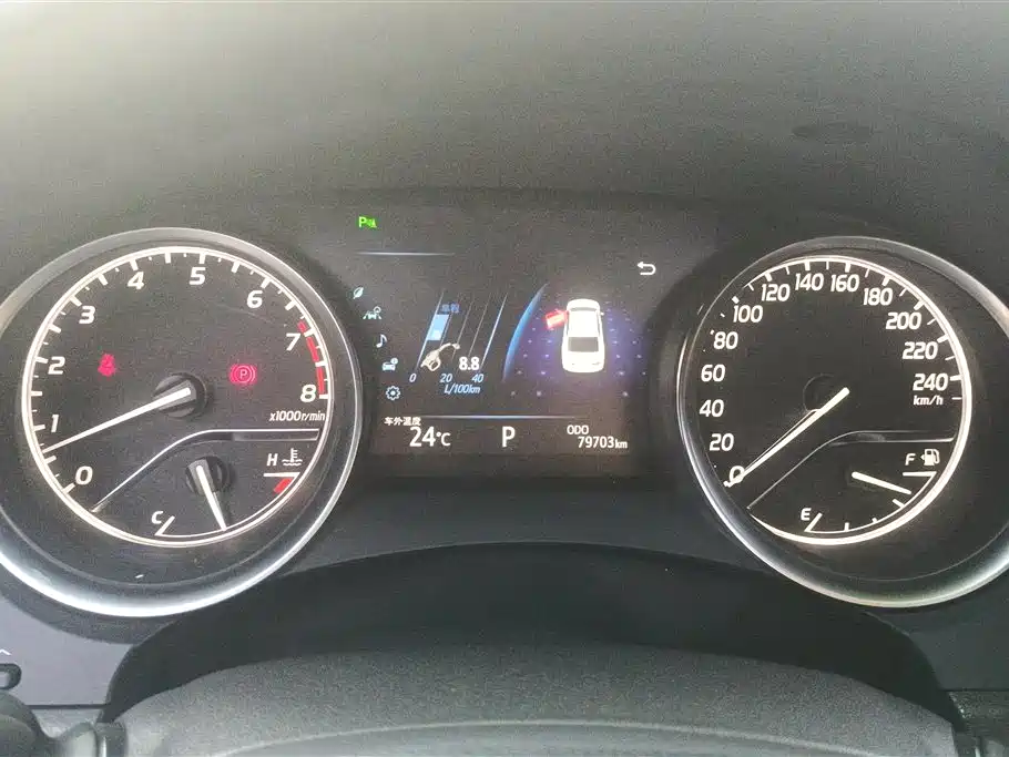 Toyota Camry 2018 2.5G Luxury Edition фото 14