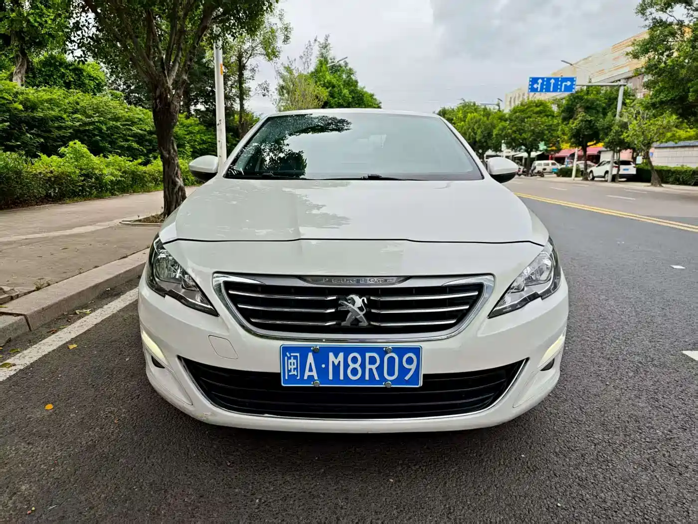 Peugeot 408 2014 1.8L Automatic Luxury Edition фото 2