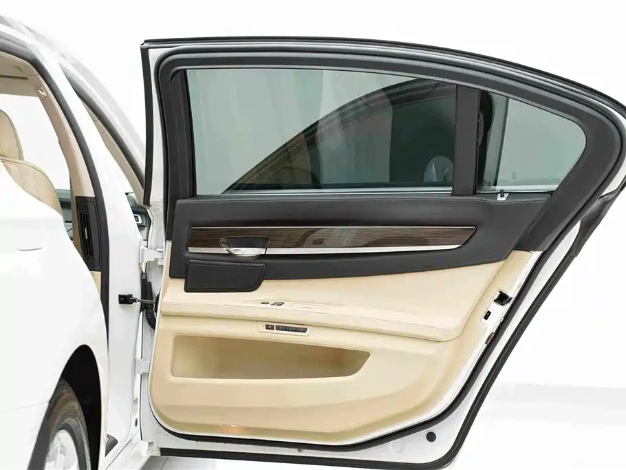 BMW 7 Series 2011 2009 740Li Luxury