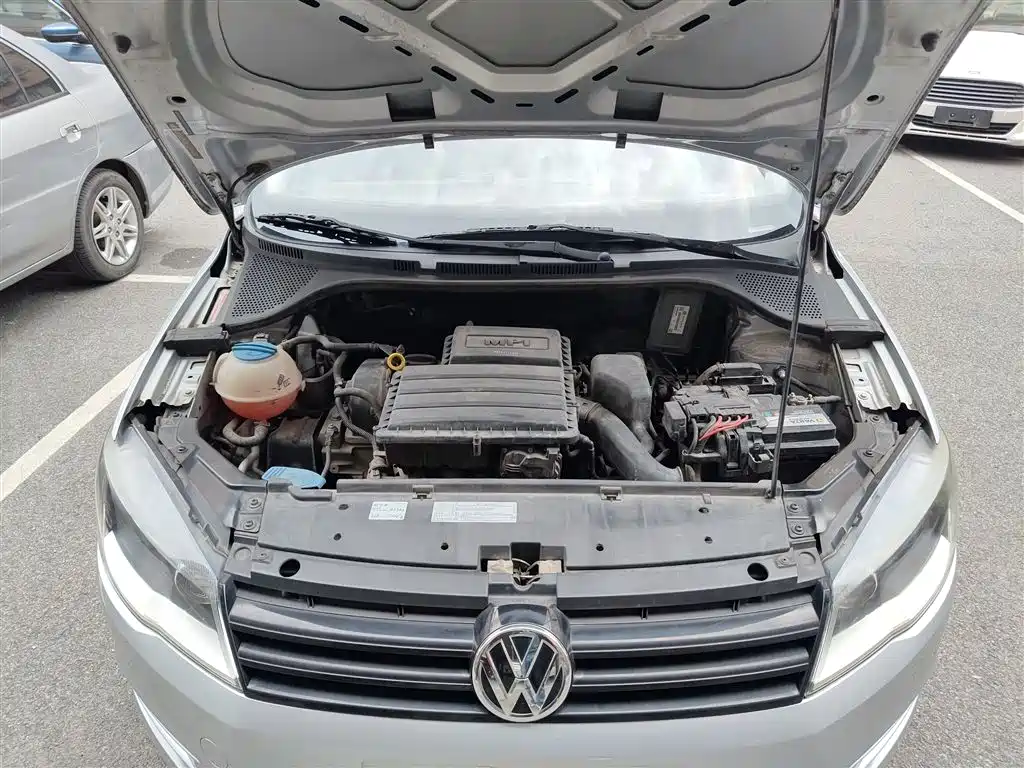 Volkswagen Jetta 2013 1.6L Automatic Fashion фото 16