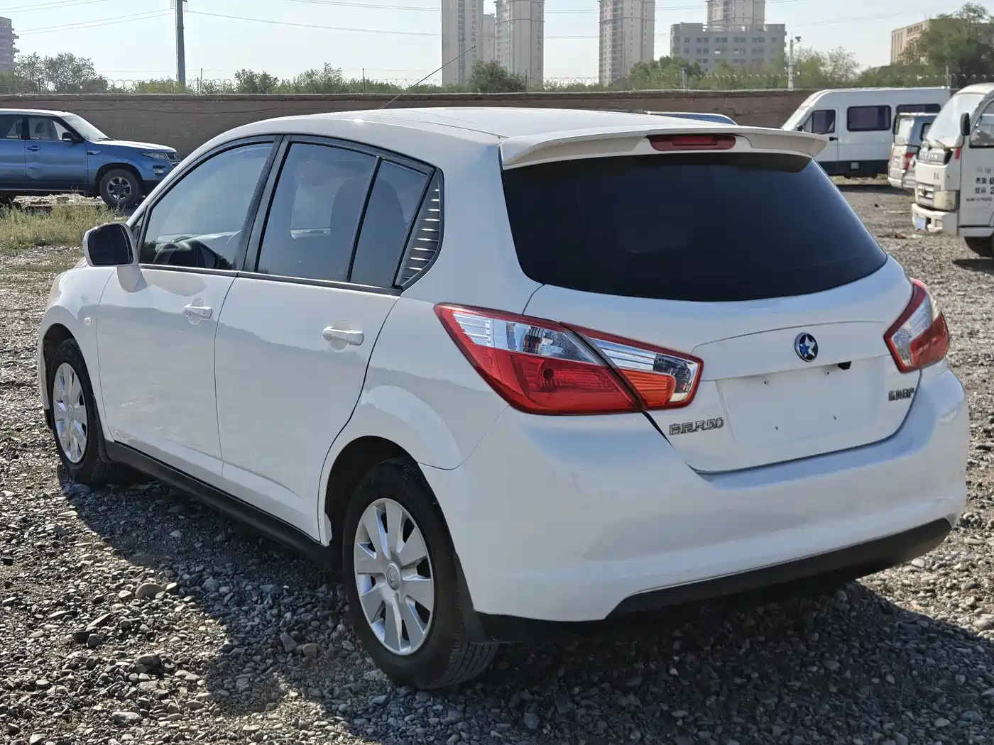 Venucia R50 2016 2015 1.6L Automatic Fashion Edition