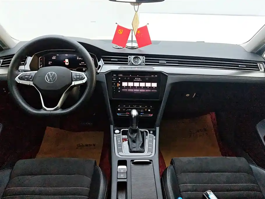 Volkswagen Magotan 2020 330TSI DSG Luxury фото 12