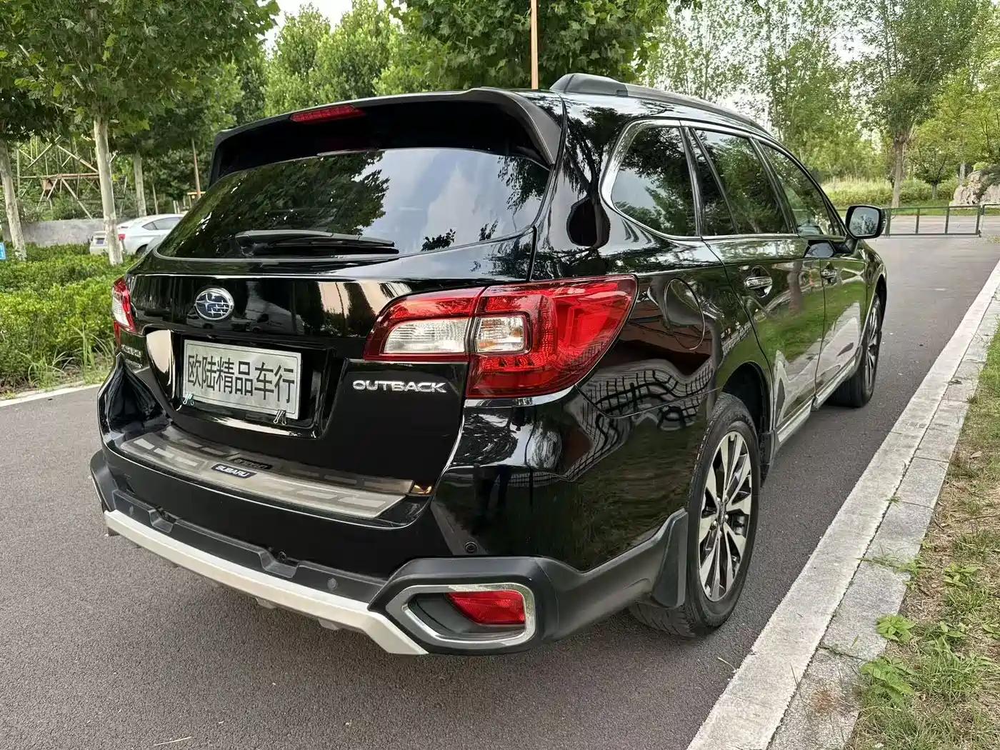 Subaru Outback 2017 2016 2.5i Sport Navigation Edition