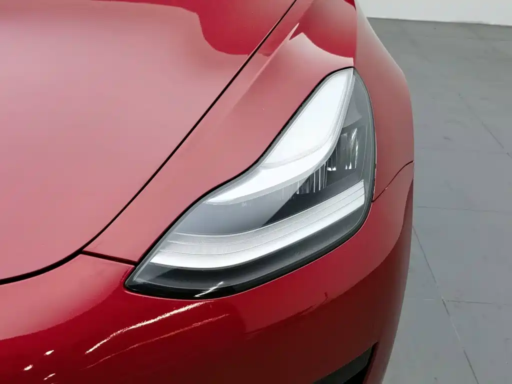 Фото 7 - Tesla Model 3