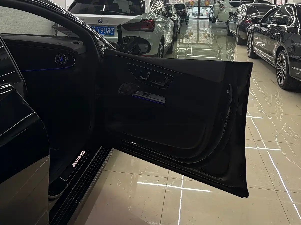 MERCEDES-BENZ EQE AMG