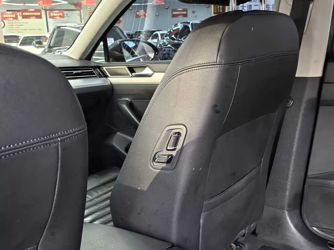 Volkswagen Magotan 2018 330TSI DSG Leading фото 9