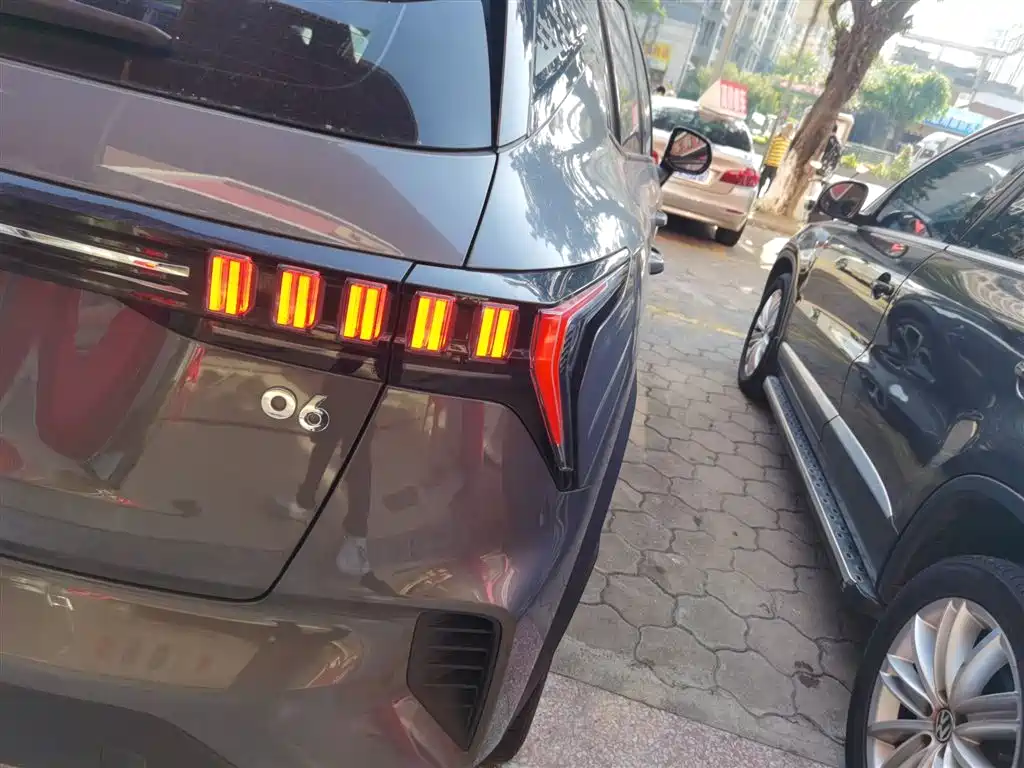 Lynk & Co 06 2023 Remix 1.5T Power Halo фото 23