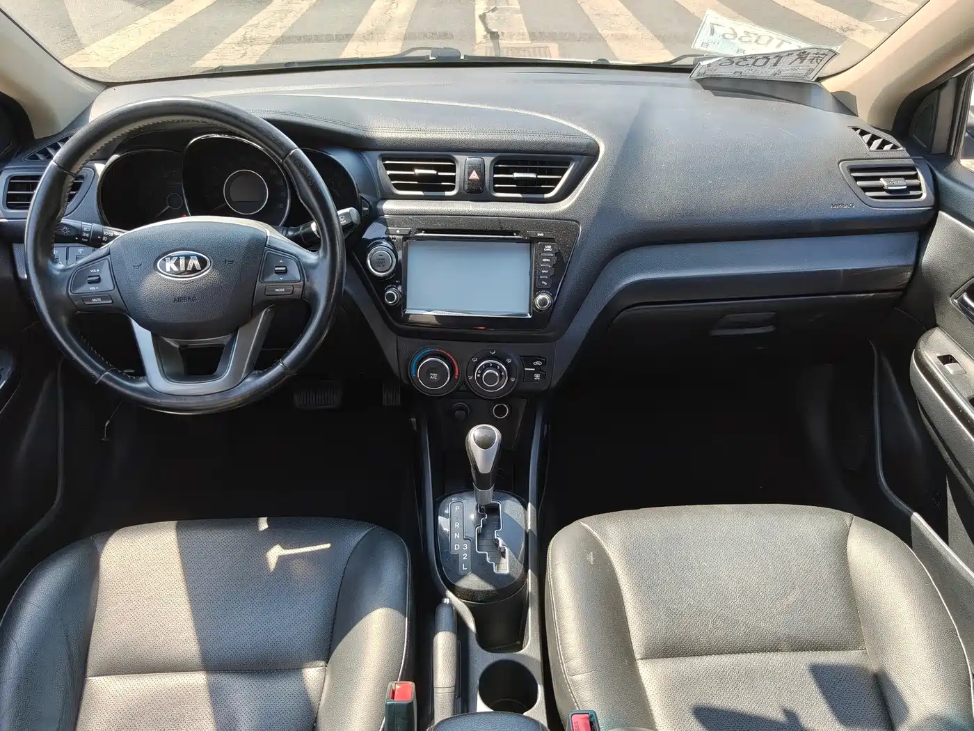 Kia K2 2012 Sedan 1.6L AT Premium Commemorative Edition фото 4