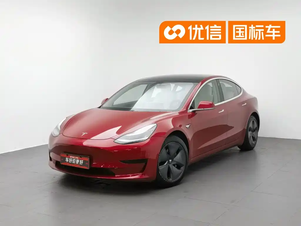 Фото 1 - Tesla Model 3