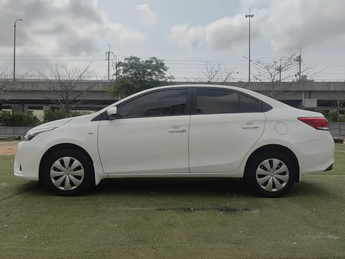 Toyota YARiS L Zhi Xiang 2019 1.5E CVT Charming China VI фото 7
