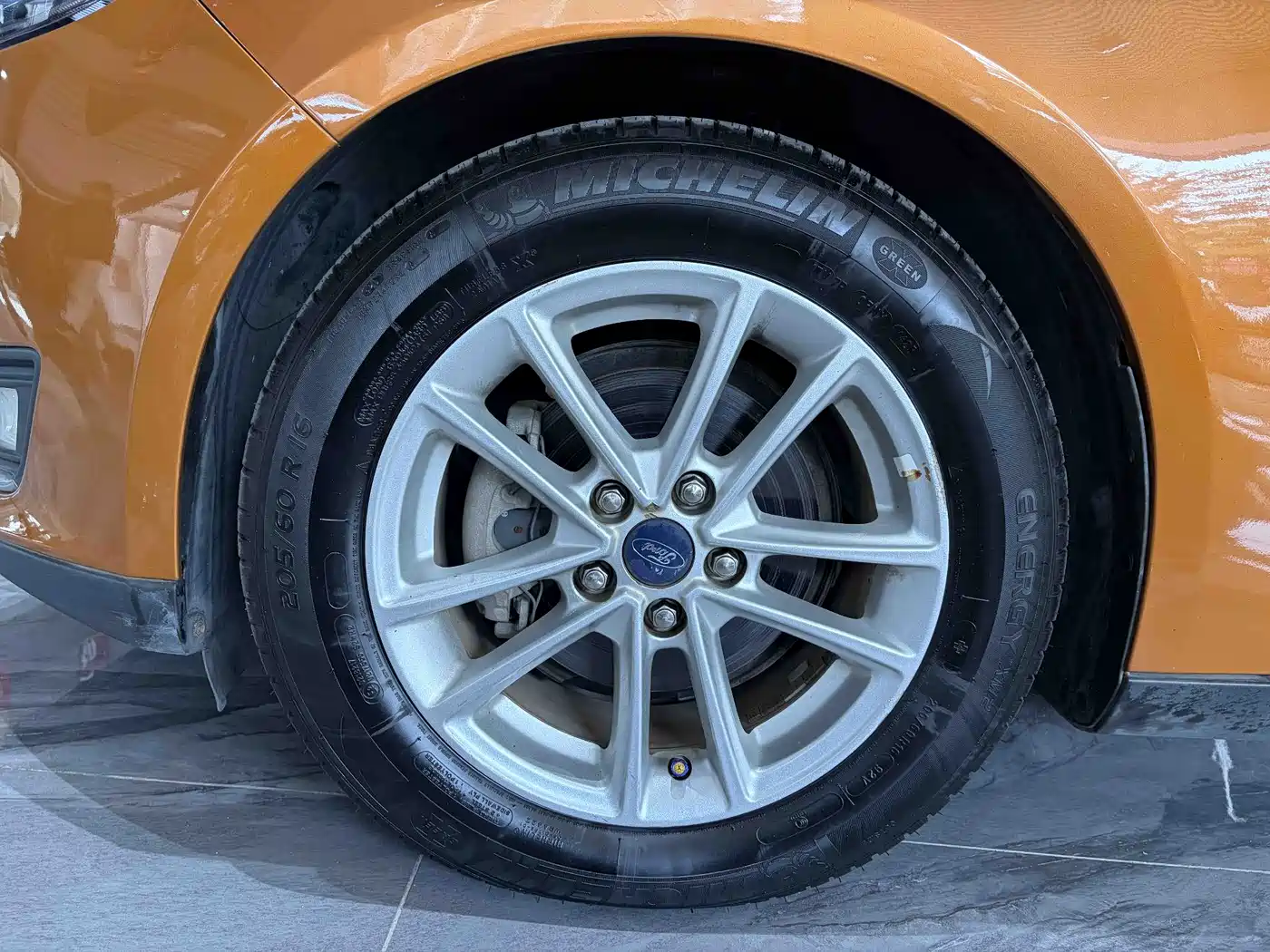 Фото 30 - Ford Focus