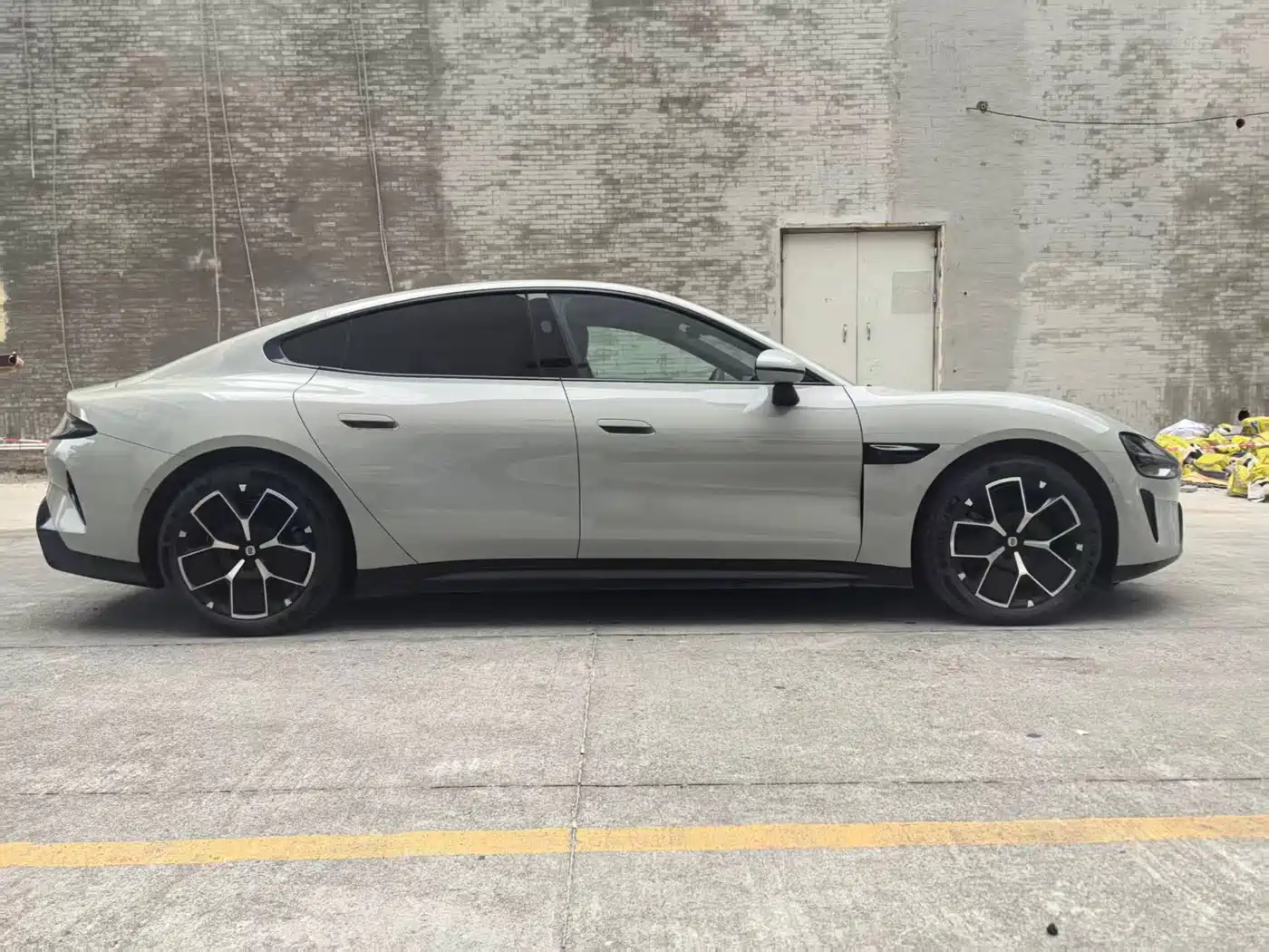 XIAOMI CAR XIAOMI SU7