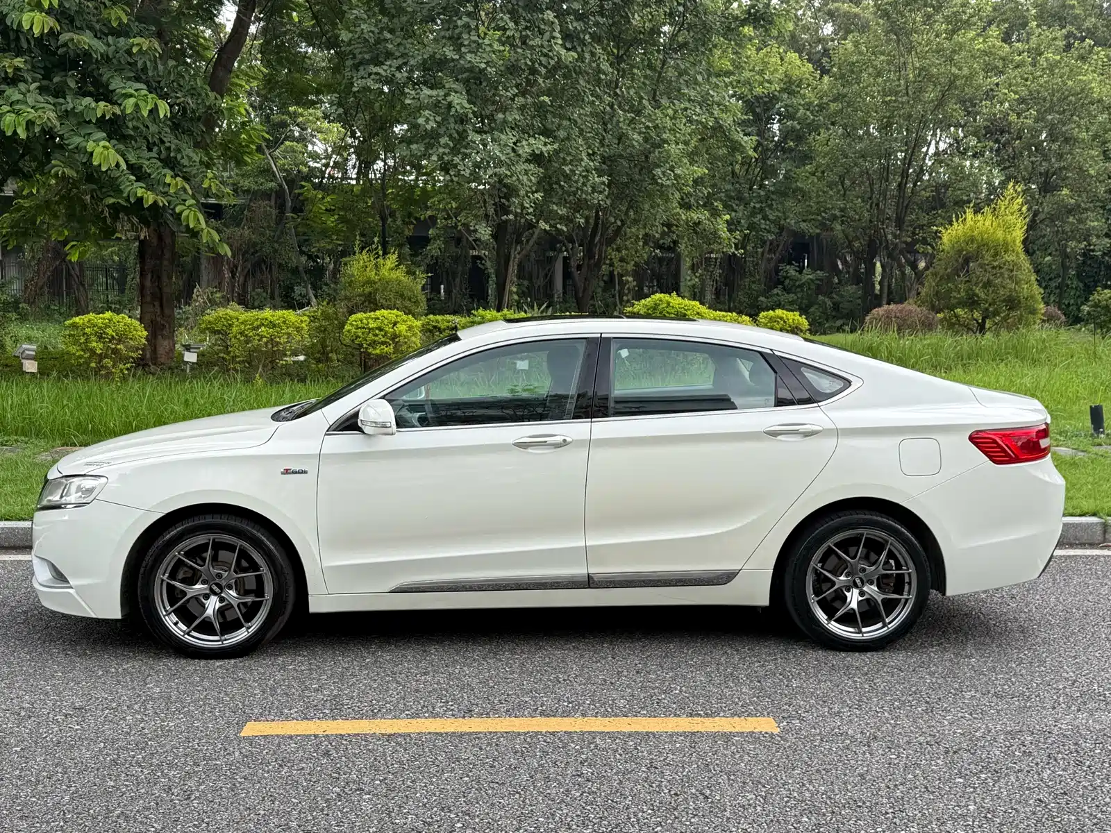 Фото 7 - Geely Borui