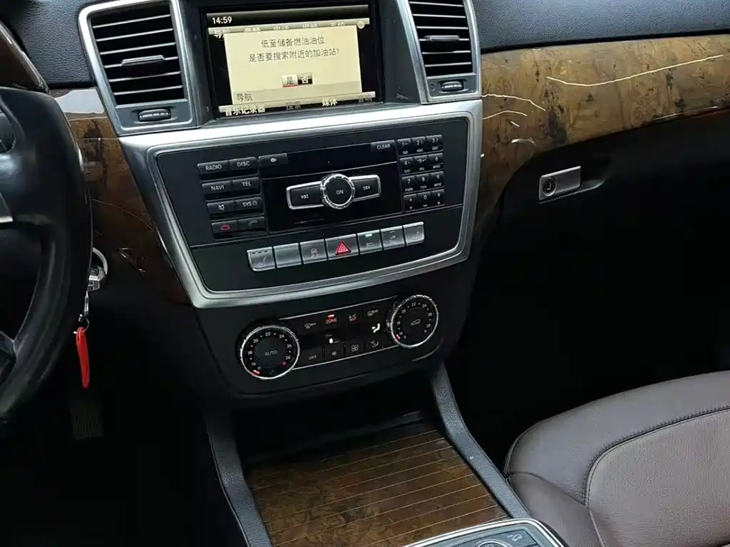 Mercedes-Benz M-Class 2014 ML 400 4MATIC Luxury фото 14