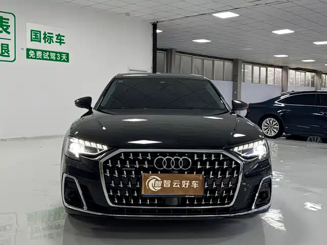 Audi A8 2025 A8L 45 TFSI quattro Luxury — фото 2