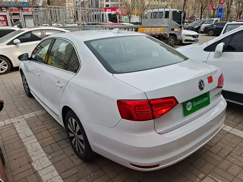 Volkswagen Sagitar 2017 1.6L Automatic Comfort фото 5