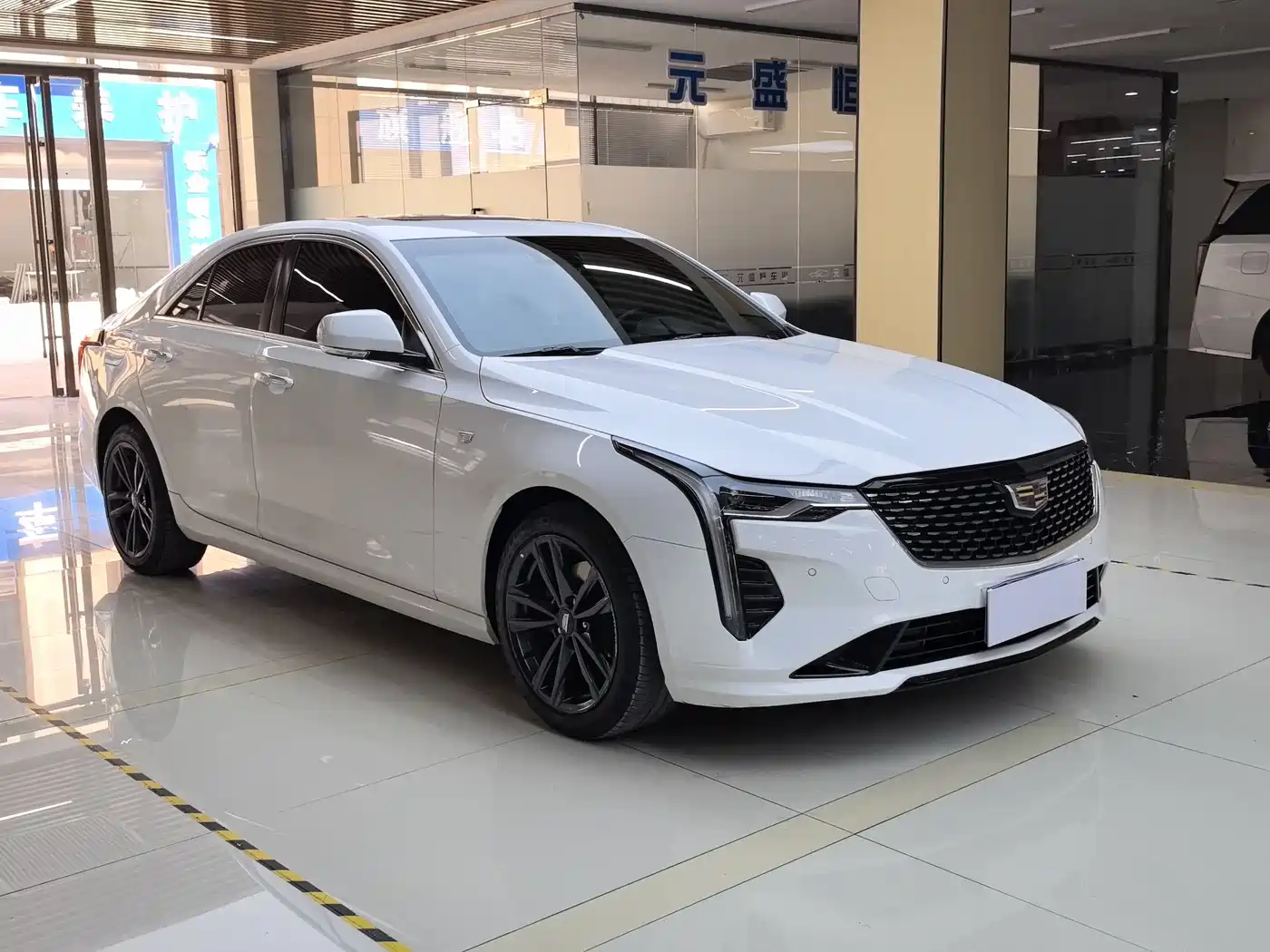 CADILLAC CT4