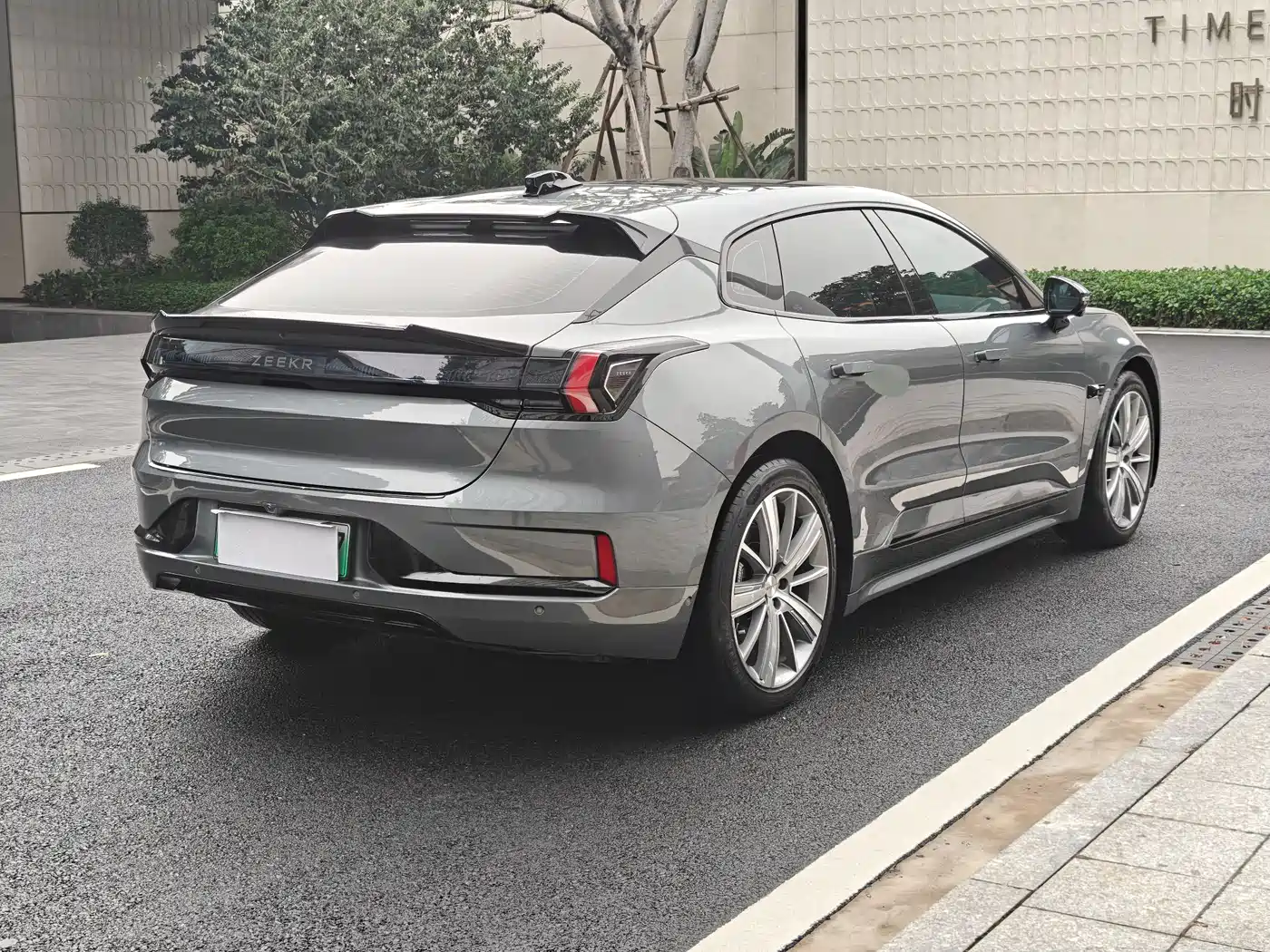 ZEEKR EXTREME KRYPTON 001