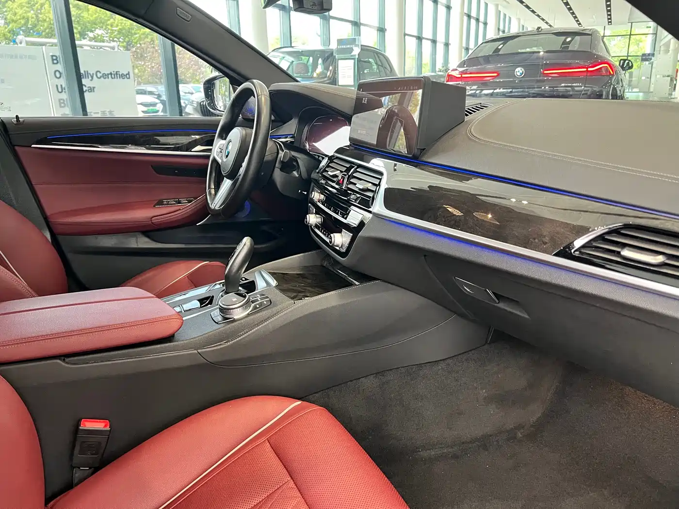 BMW 5 Series 2021 525Li M Sport Package фото 11