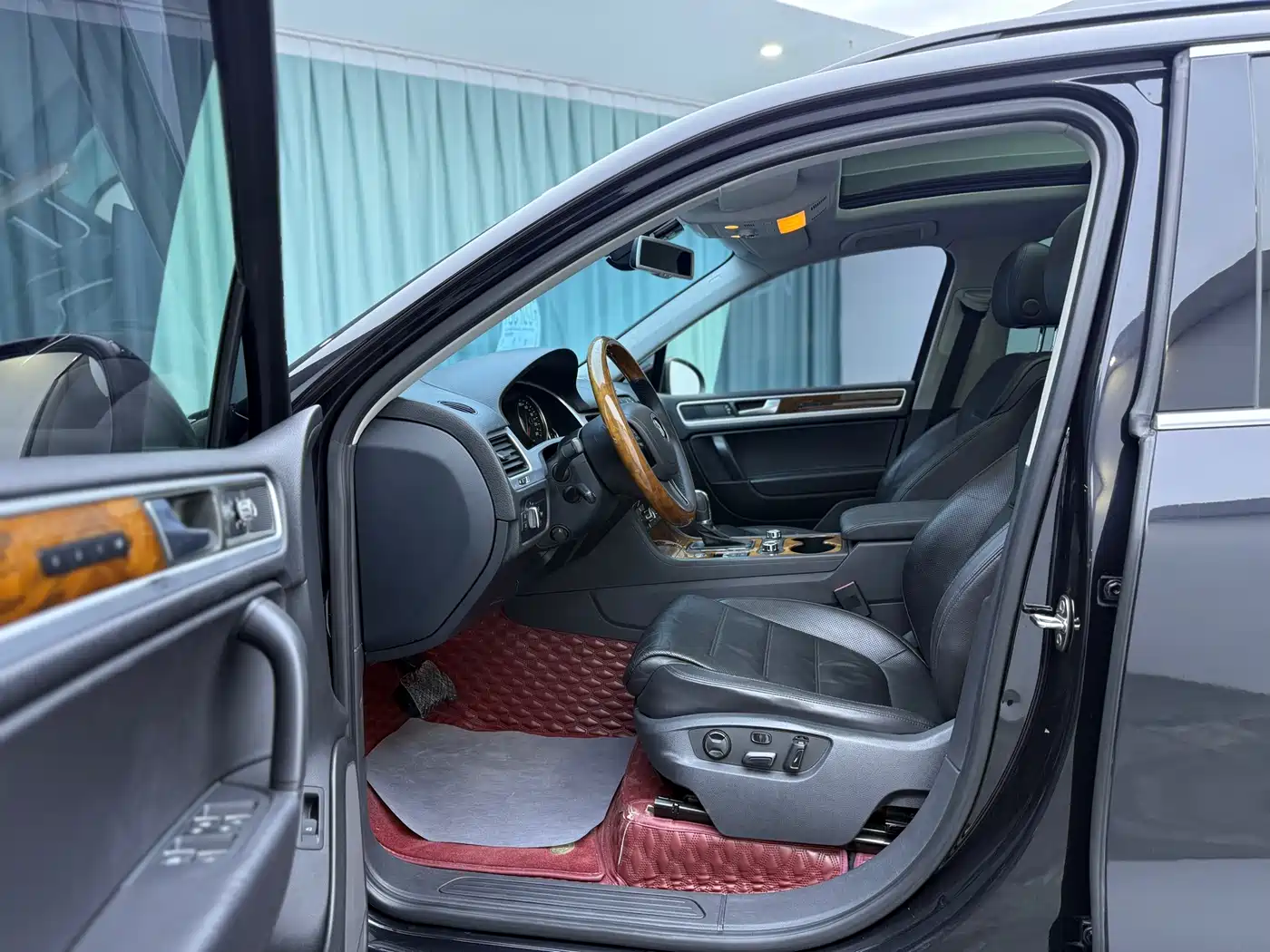 Volkswagen Touareg 2011 3.0TSI Premium фото 6
