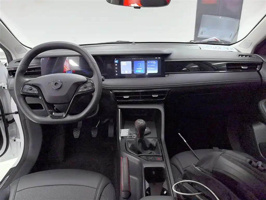 Фото 6 - Roewe i5