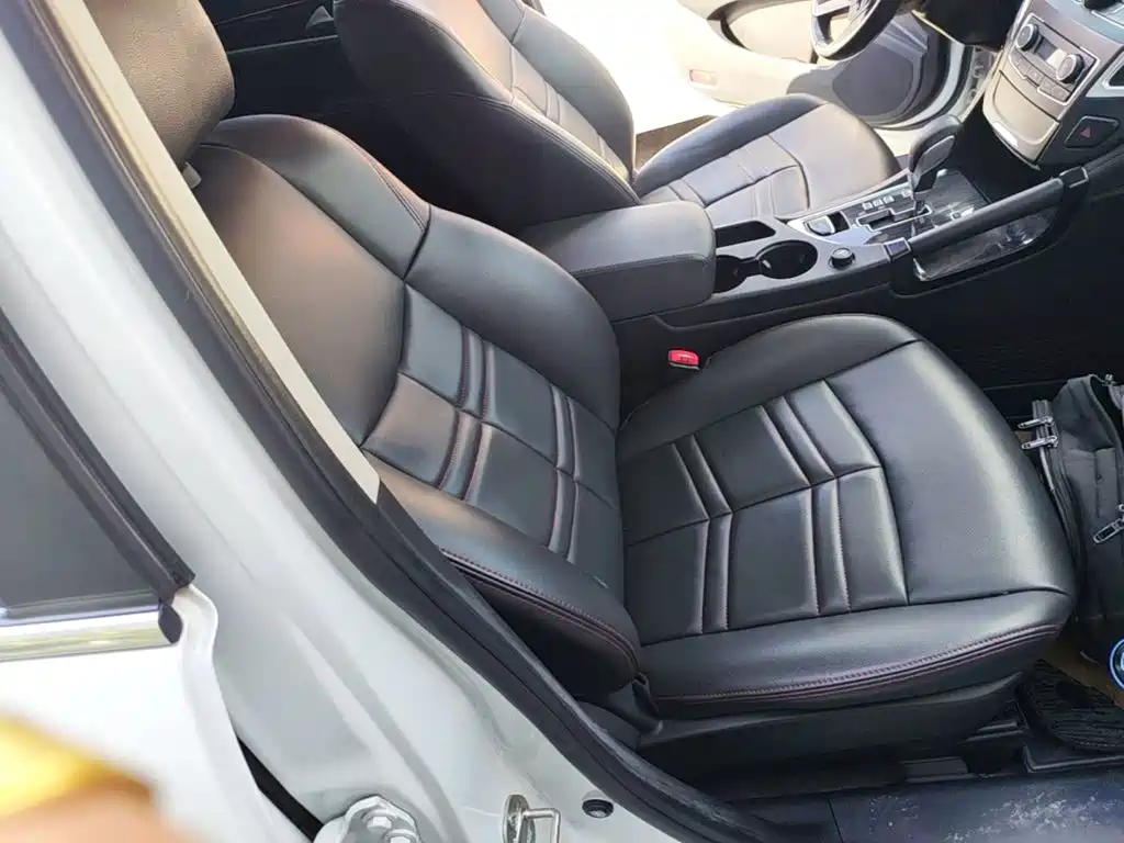 Dongfeng Aeolus Dongfeng Fengshen AX7 2017 2016 2.0L Automatic Smart Comfort