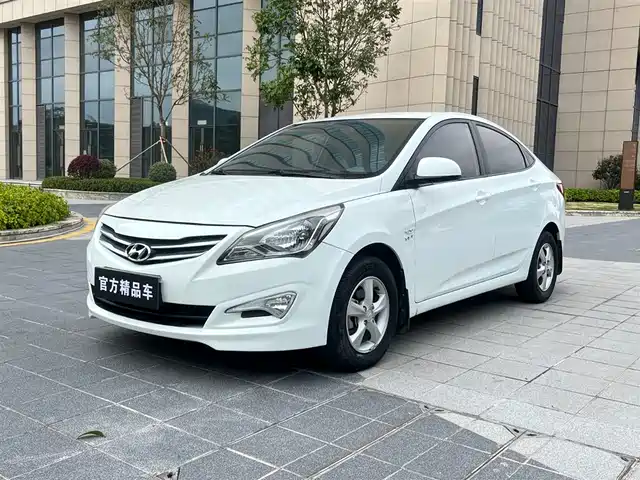 HYUNDAI RENA