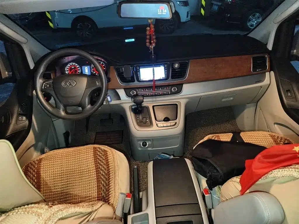 SAIC Maxus Maxus G10 2016 2.0T Automatic Elite фото 13