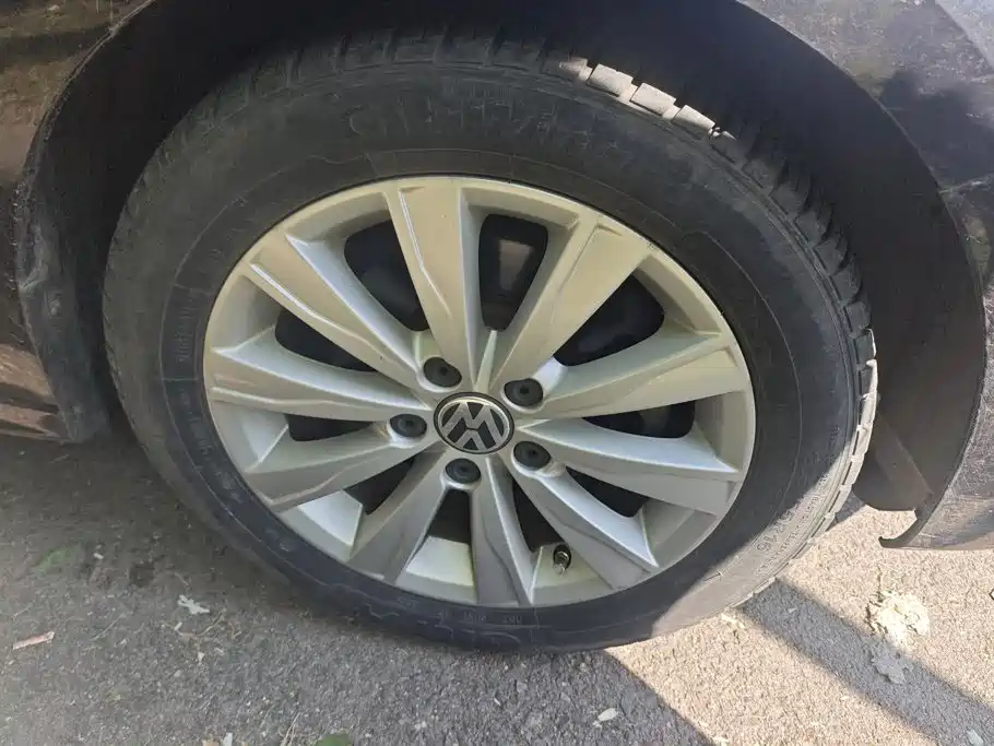 صورة 6 - Volkswagen Sagitar