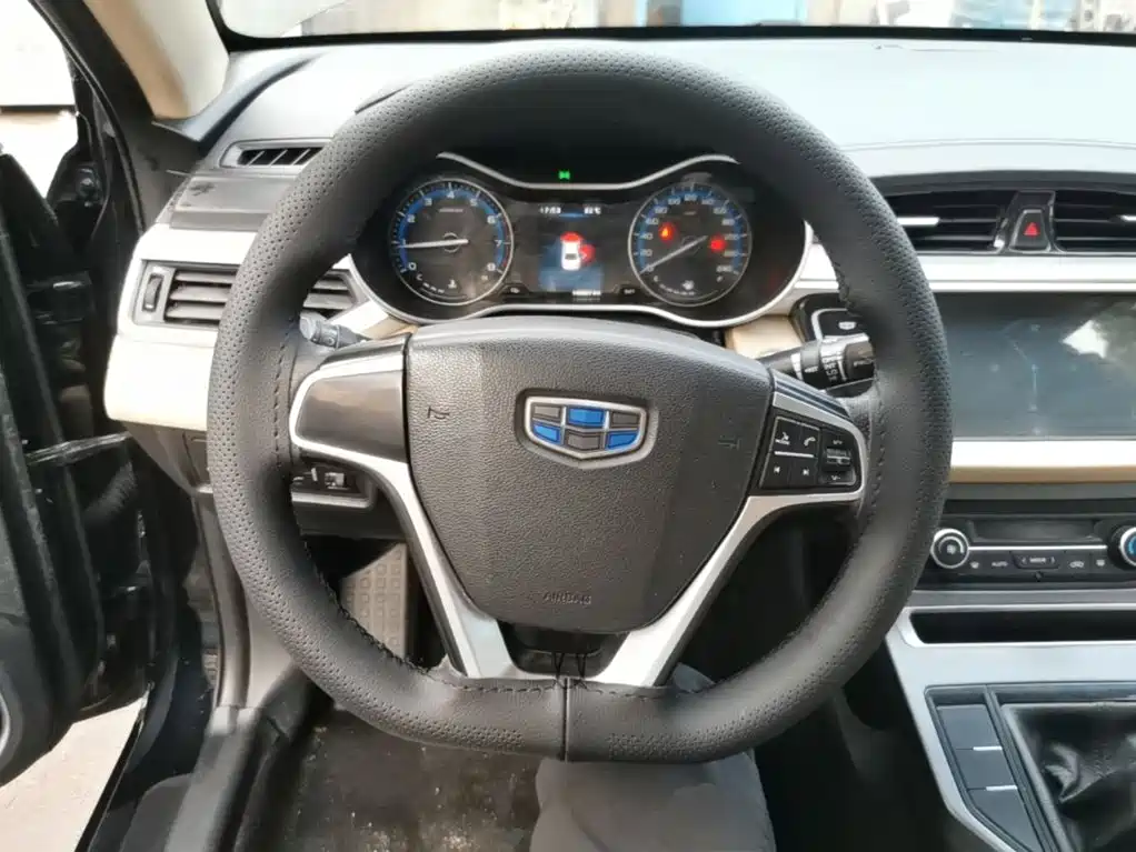 Фото 11 - Geely Emgrand