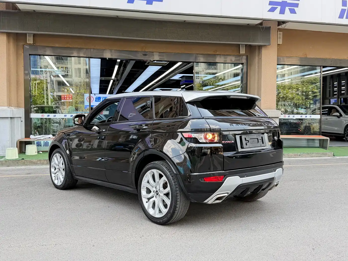 Land Rover Range Rover Evoque (Import) 2013 2.2T 5-door Diesel фото 14