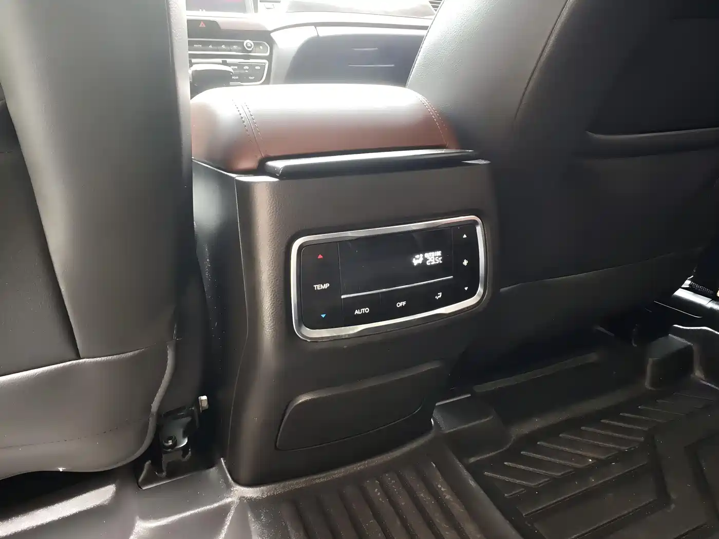 GAC Trumpchi Trumpchi GS8 2017 320T 2WD Luxury Smart Connect (7-seater) фото 14