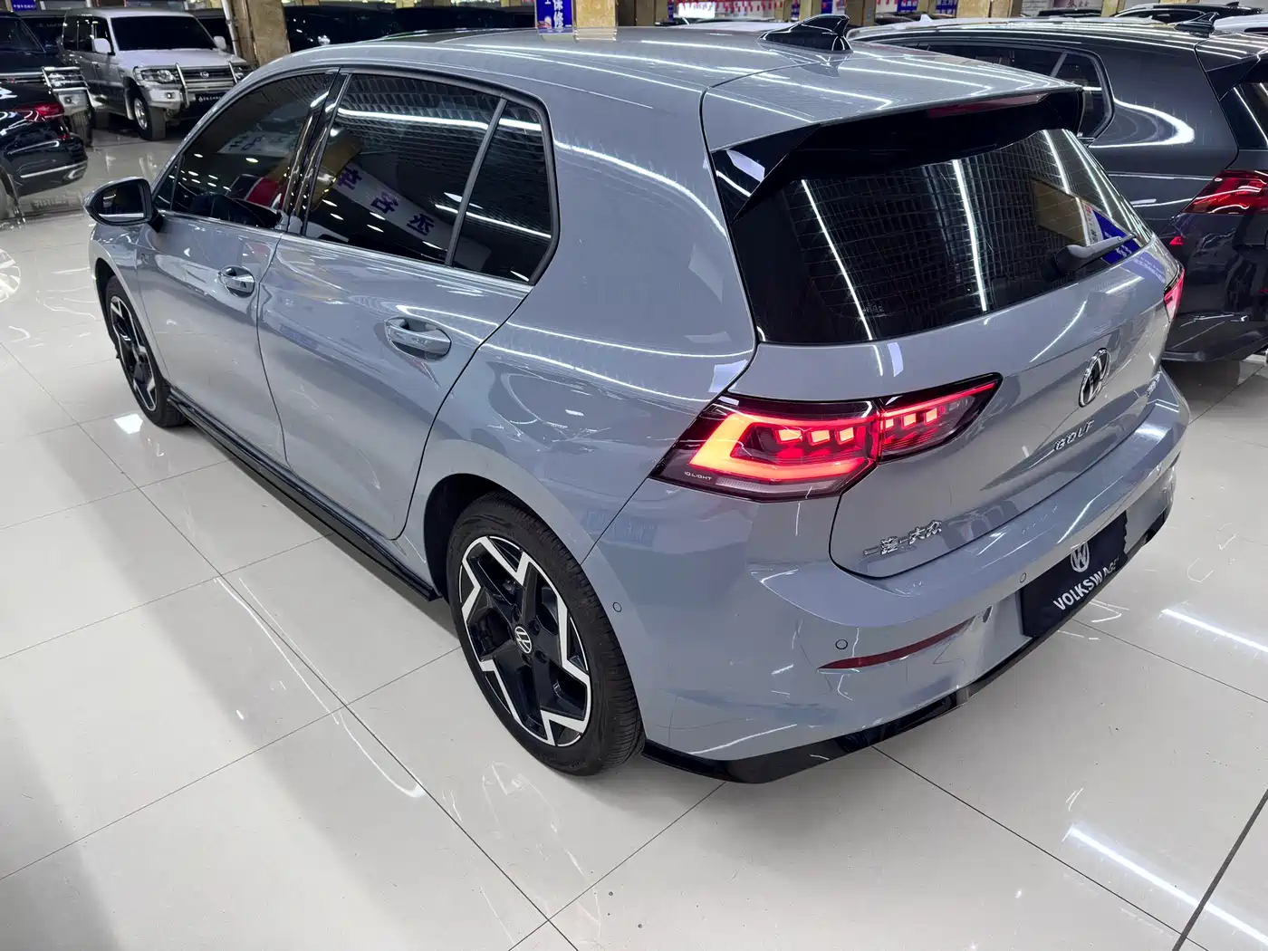 Volkswagen Golf 2025 300TSI R-Line фото 14