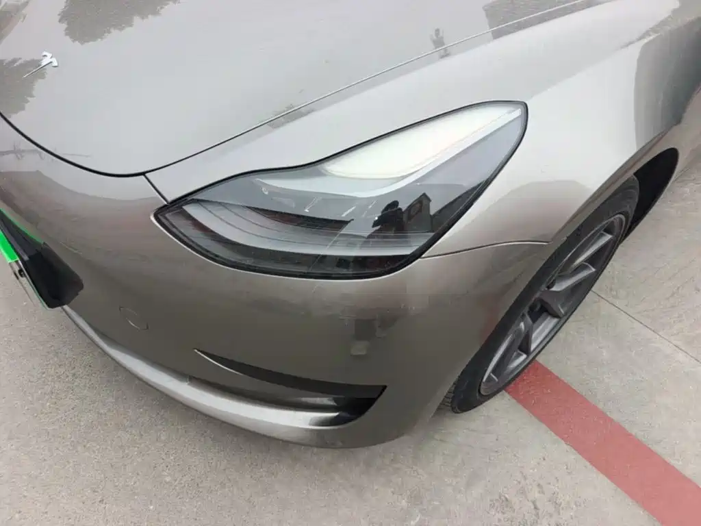 Фото 24 - Tesla Model 3