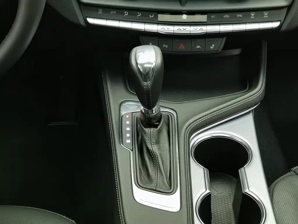 CADILLAC CT4