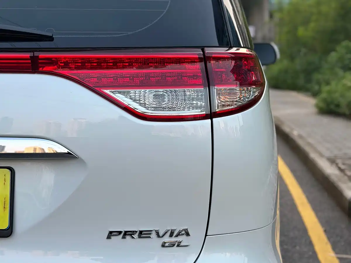 Фото 21 - Toyota Previa
