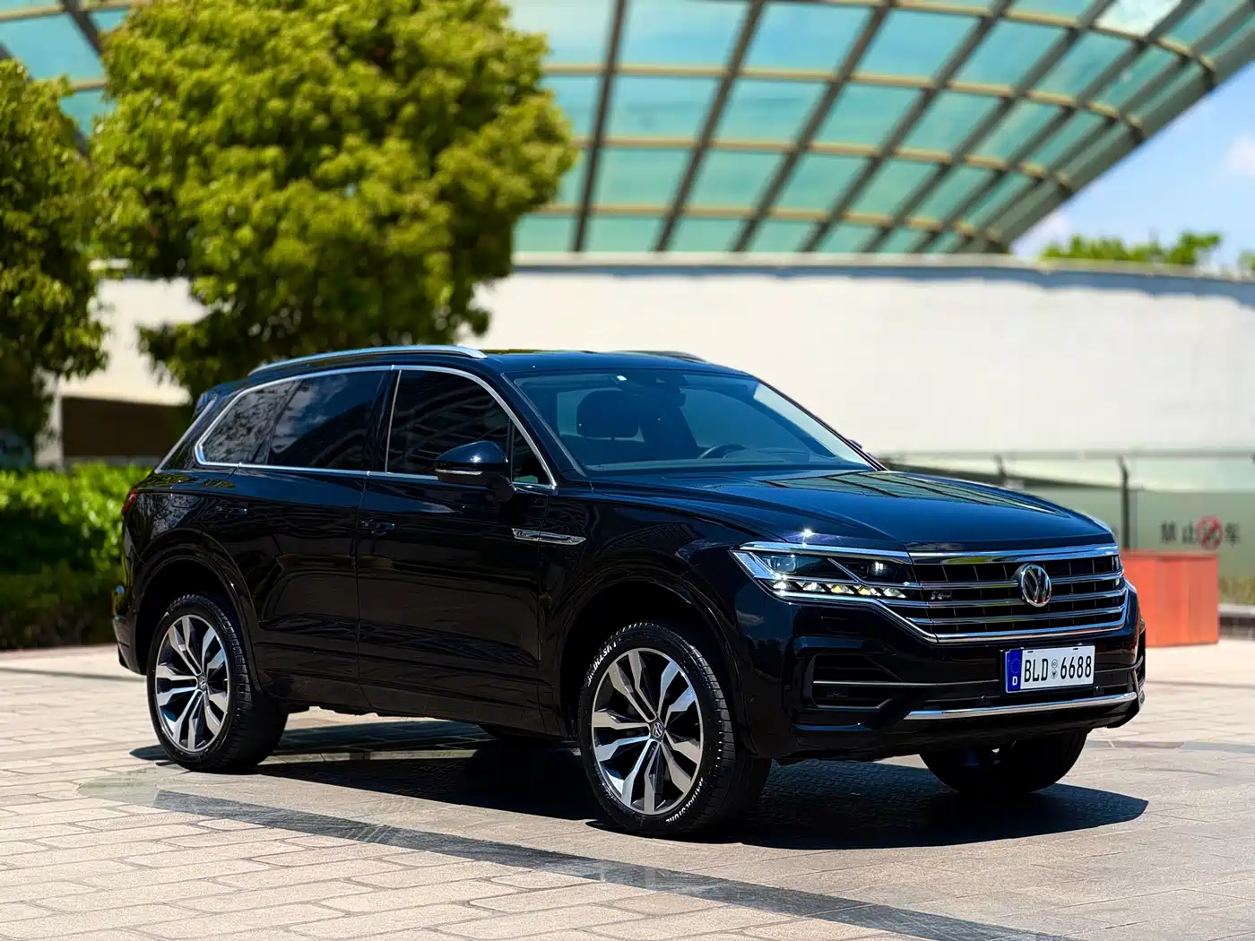 VOLKSWAGEN TOUAREG