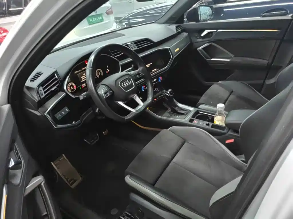 Photo 14 - Audi Q3