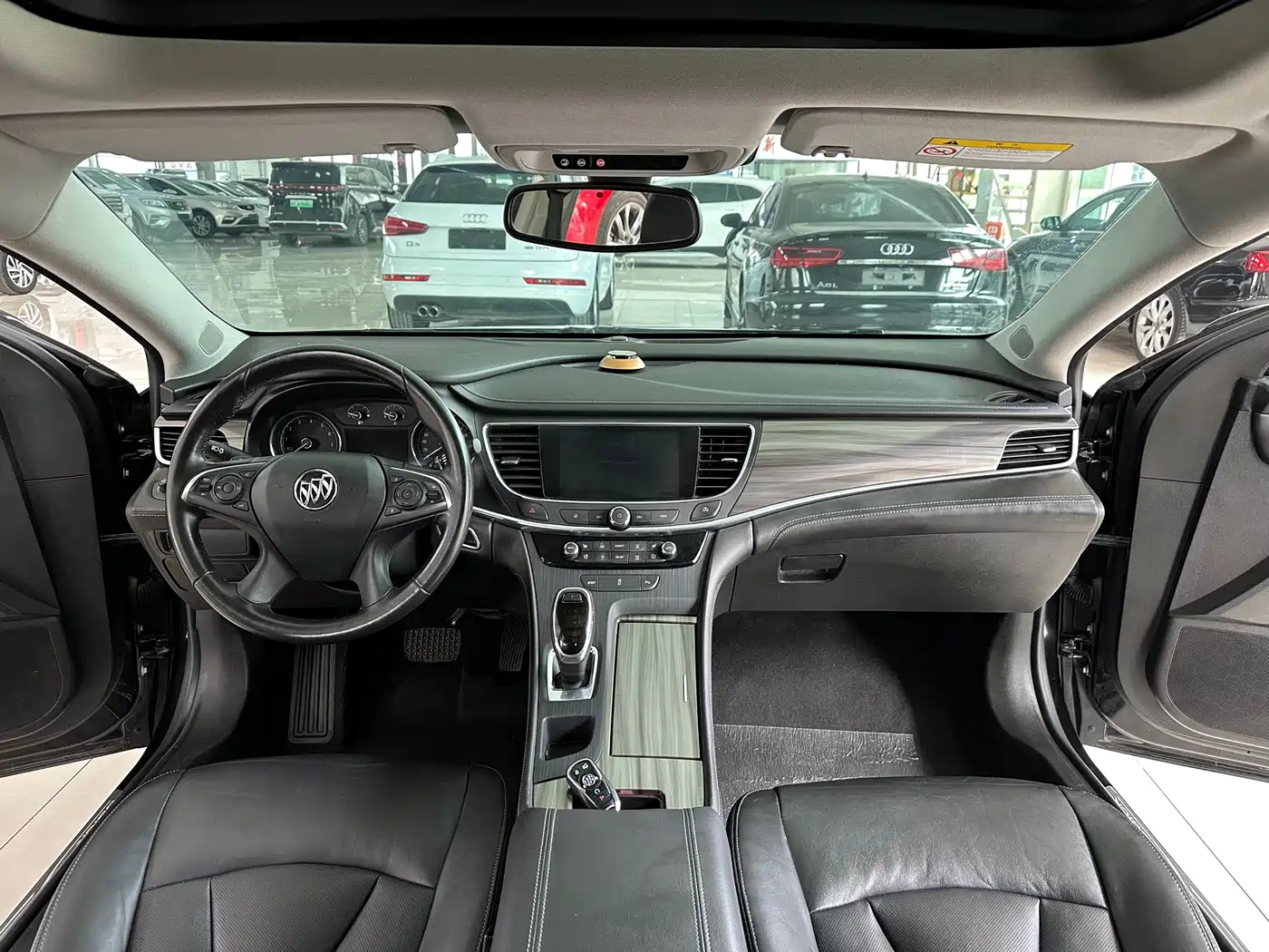 Buick LaCrosse 2018 Model 20T Elite Edition фото 5