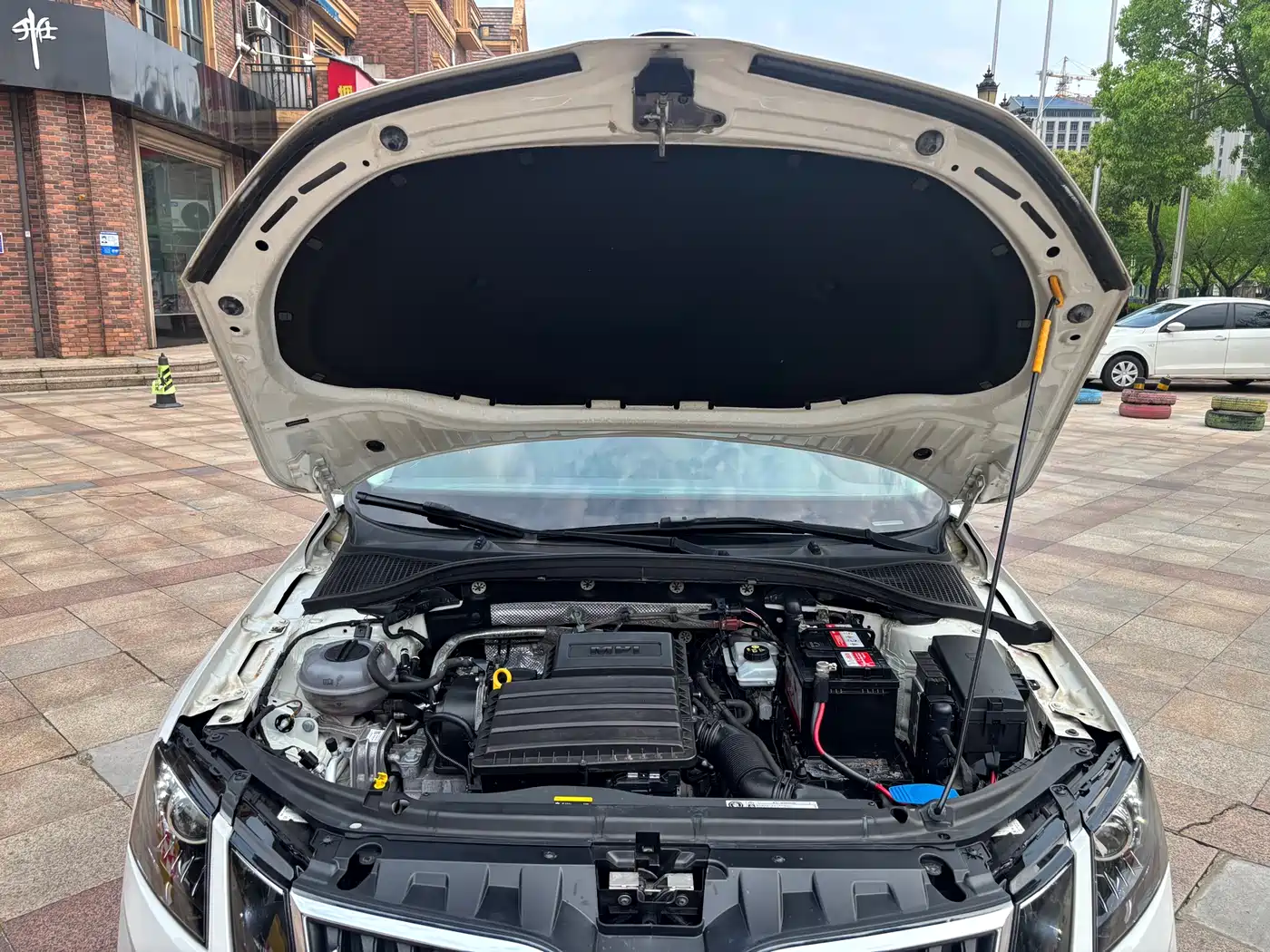 Škoda Octavia 2018 1.6L Automatic Comfort фото 15