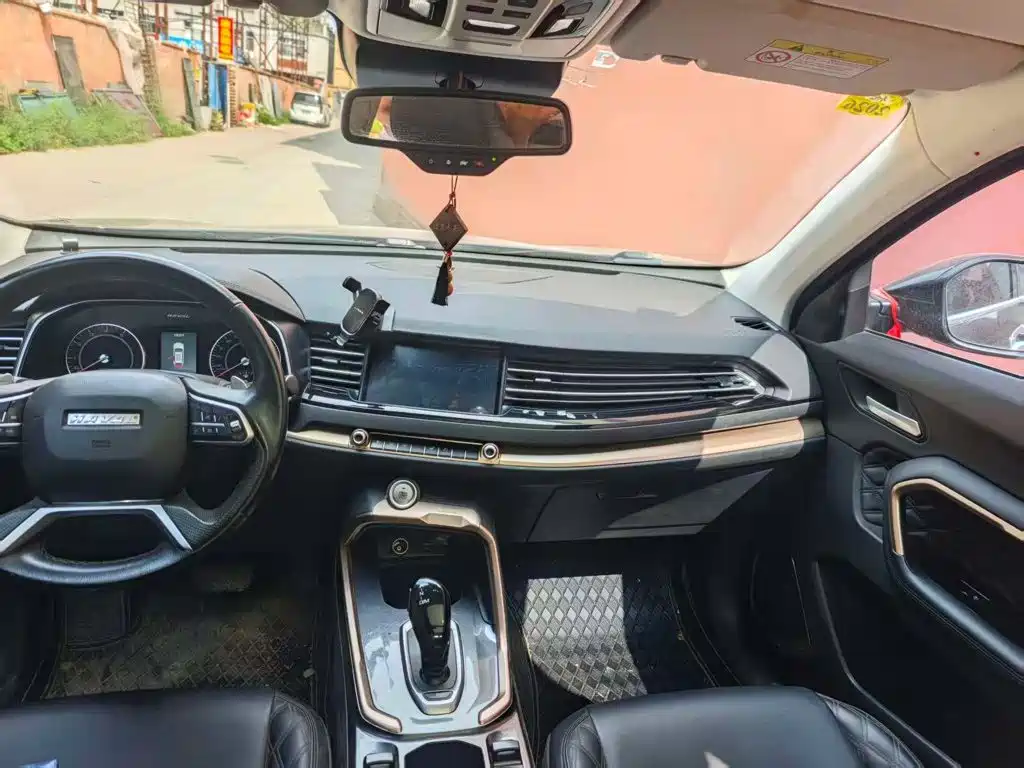 Photo 5 - Haval H6