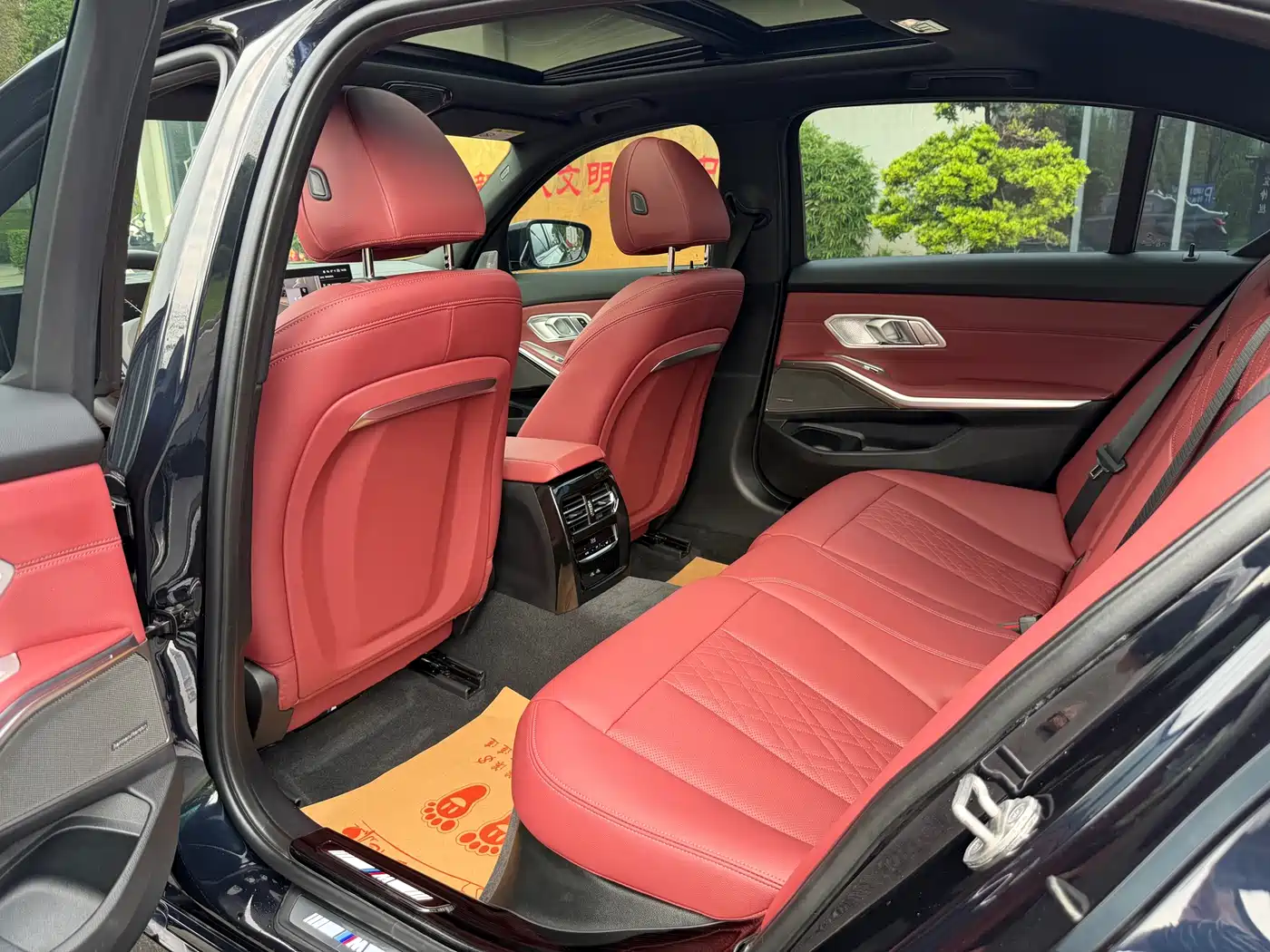 BMW 3 Series 2024 330Li M Sport Shadowline Package фото 15